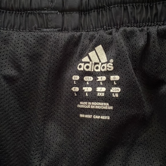 Adidas tracksuit pant - Picture 2 of 3